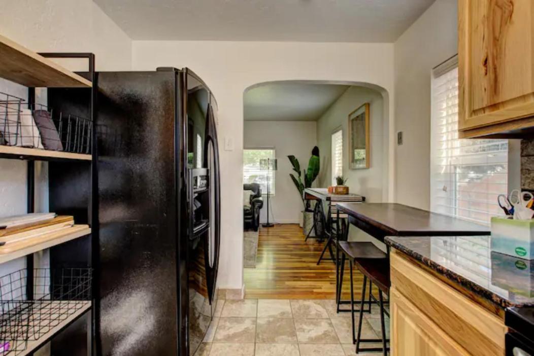 Home Sweet Idahome, Feels Like Home With All The Decor You Wish You Could Afford King Bed In Master, Fully Fenced Dog Friendly Yard, A Few Blocks From Bsu And Downtown Boise, Your Perfect Stay! Ngoại thất bức ảnh
