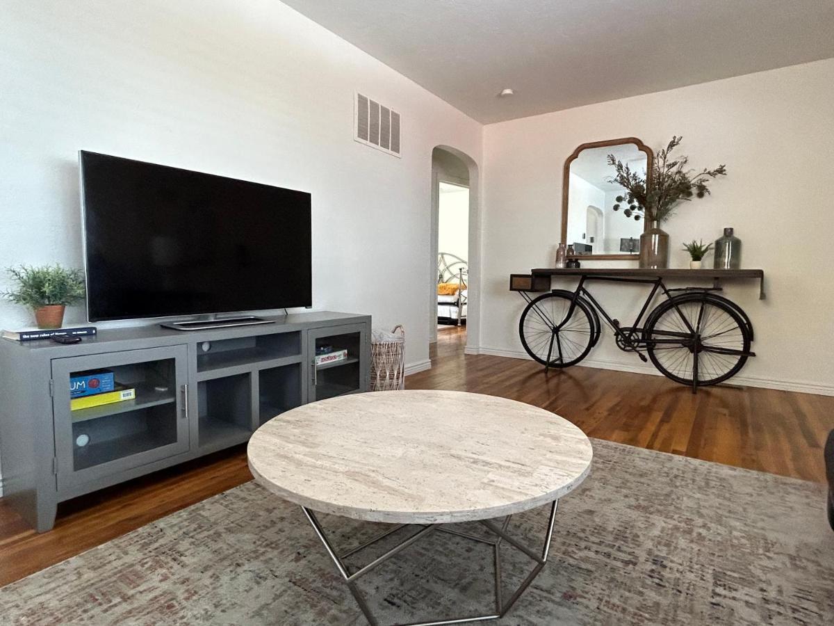 Home Sweet Idahome, Feels Like Home With All The Decor You Wish You Could Afford King Bed In Master, Fully Fenced Dog Friendly Yard, A Few Blocks From Bsu And Downtown Boise, Your Perfect Stay! Ngoại thất bức ảnh