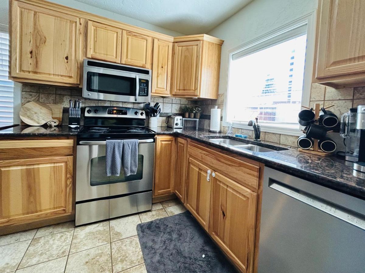 Home Sweet Idahome, Feels Like Home With All The Decor You Wish You Could Afford King Bed In Master, Fully Fenced Dog Friendly Yard, A Few Blocks From Bsu And Downtown Boise, Your Perfect Stay! Ngoại thất bức ảnh