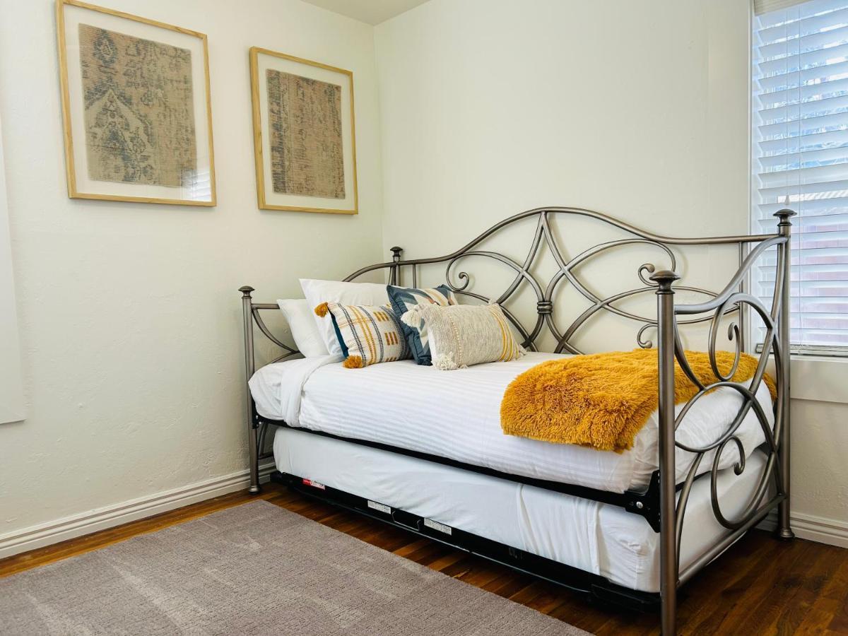 Home Sweet Idahome, Feels Like Home With All The Decor You Wish You Could Afford King Bed In Master, Fully Fenced Dog Friendly Yard, A Few Blocks From Bsu And Downtown Boise, Your Perfect Stay! Ngoại thất bức ảnh