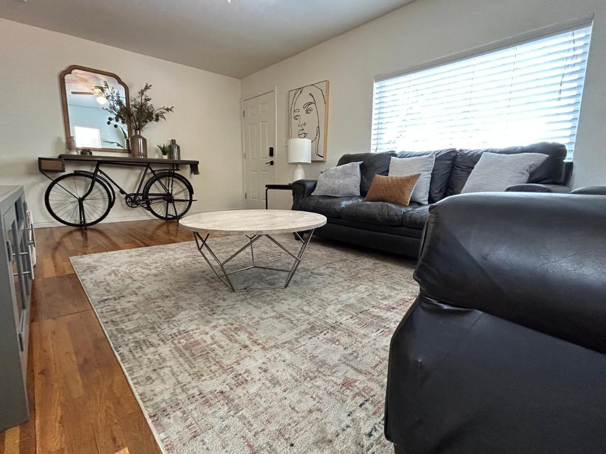 Home Sweet Idahome, Feels Like Home With All The Decor You Wish You Could Afford King Bed In Master, Fully Fenced Dog Friendly Yard, A Few Blocks From Bsu And Downtown Boise, Your Perfect Stay! Ngoại thất bức ảnh