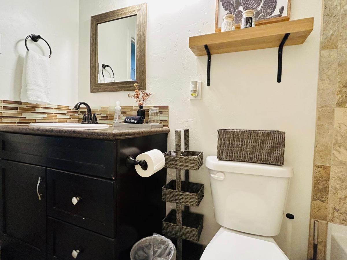 Home Sweet Idahome, Feels Like Home With All The Decor You Wish You Could Afford King Bed In Master, Fully Fenced Dog Friendly Yard, A Few Blocks From Bsu And Downtown Boise, Your Perfect Stay! Ngoại thất bức ảnh