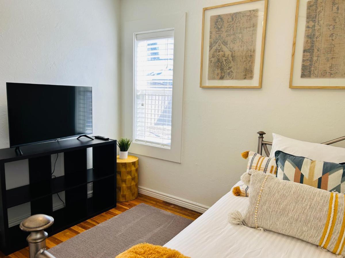 Home Sweet Idahome, Feels Like Home With All The Decor You Wish You Could Afford King Bed In Master, Fully Fenced Dog Friendly Yard, A Few Blocks From Bsu And Downtown Boise, Your Perfect Stay! Ngoại thất bức ảnh